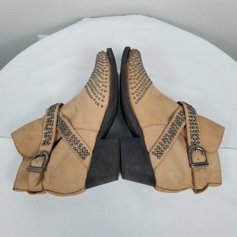 Jeffrey Campbell Free People Western Studded Dodge Tan Rockabilly Ankle Boots 9 - Picture 7 of 16